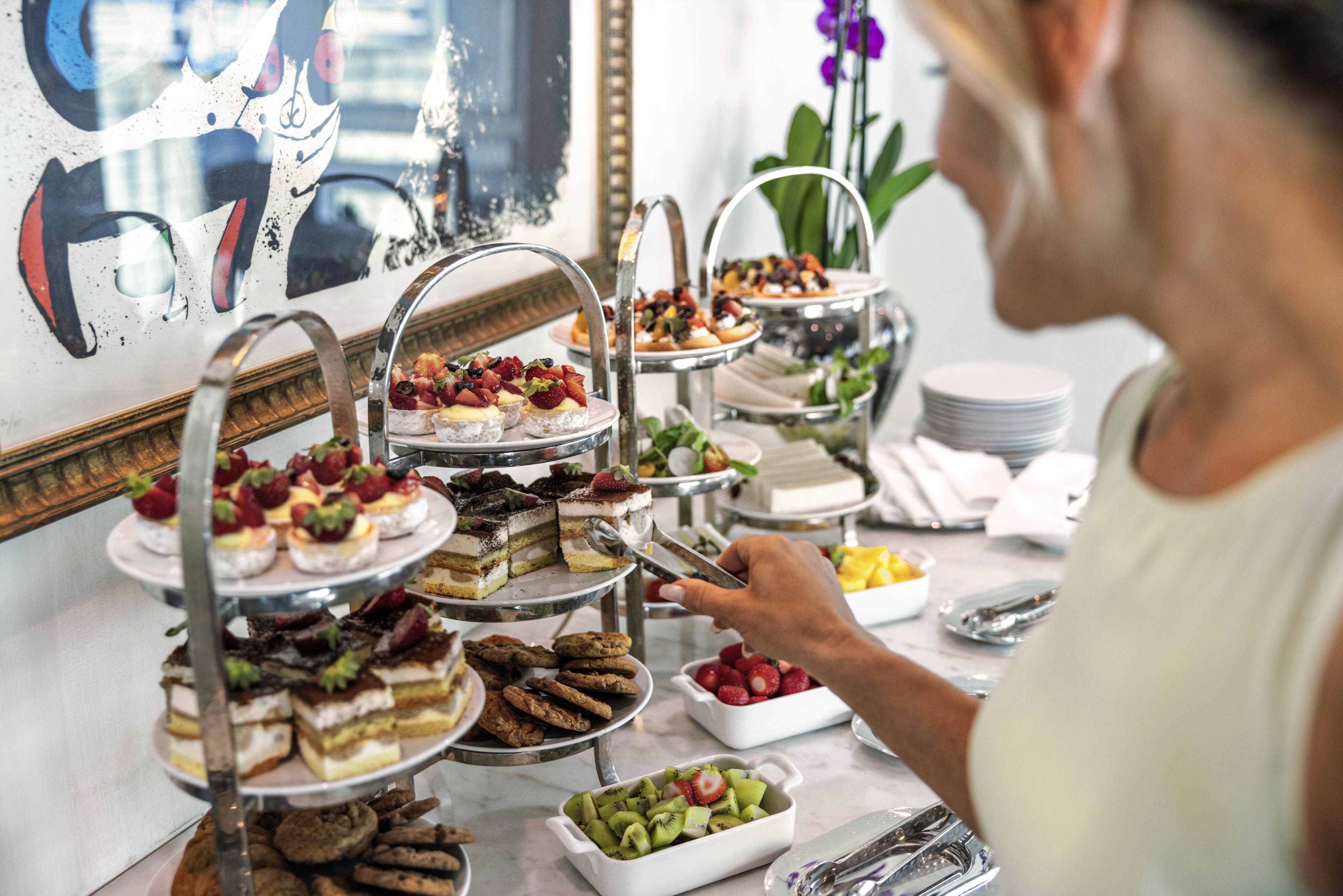 S.S. Catherine - Van Gogh Lounge